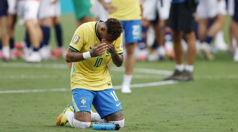 FOTOS: El desgarrador llanto de Neymar tras la primera derrota de Brasil en octavos de final en 36 años