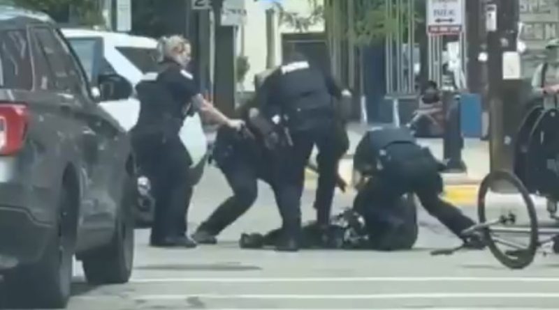 FUERTE VIDEO: Policía de EE.UU. dispara varias veces a un hombre durante una detención