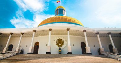 Jefe del Parlamento venezolano anuncia una "hoja de trabajo conjunta" con exdiputados opositores