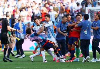 Agresión de Leandro Paredes a Gavi