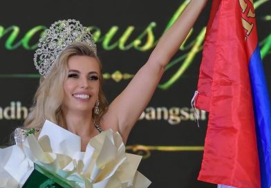Madre rusa de cuatro hijos gana el concurso 'Señora Tierra 2026' en Malasia