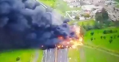POTENTE EXPLOSIÓN tras desprenderse una pipa de un camión en movimiento en México (VIDEO)
