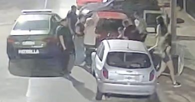 Policía salva por segundos a un bebé que se asfixiaba (VIDEO)