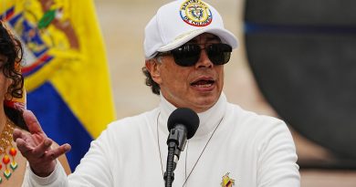 "Se colocarán sillas vacías": Petro responde a De la Espriella sobre suspensión de transición