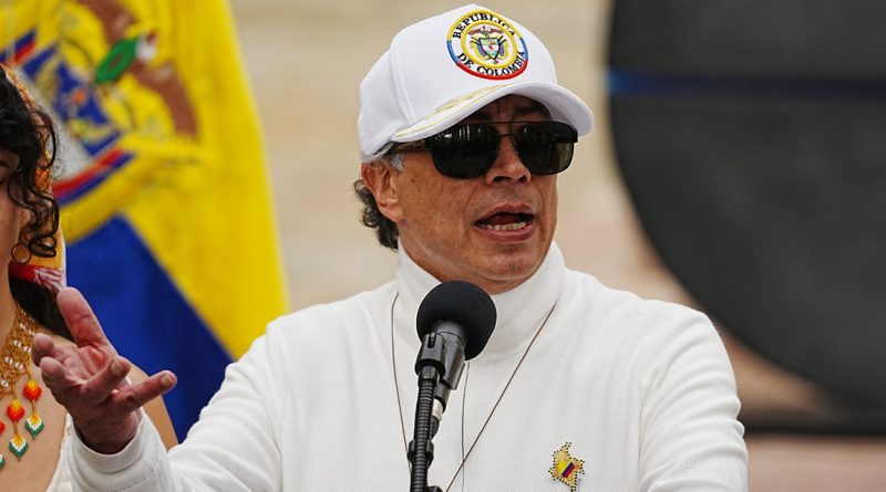 "Se colocarán sillas vacías": Petro responde a De la Espriella sobre suspensión de transición