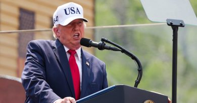 Trump: "Los comunistas no se interpondrán en nuestro camino"