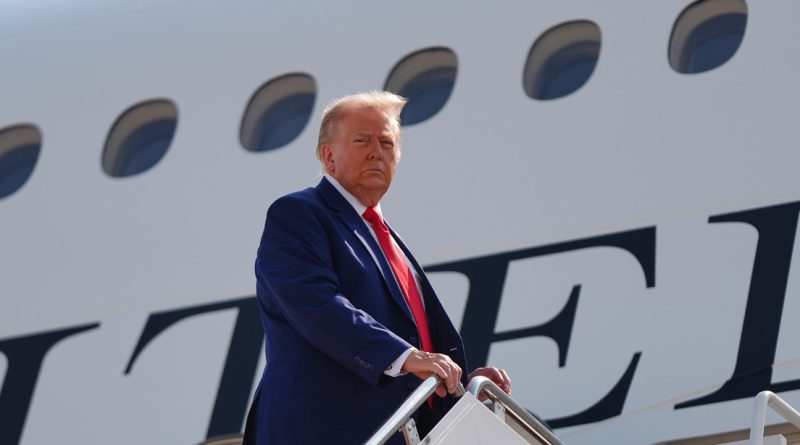 Trump ofrece "un paseo" en avión presidencial a familia de soldado muerto en la agresión a Irán