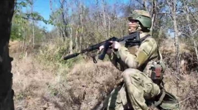 VIDEO: Militares rusos hacen llover proyectiles sobre minas enemigas y avanzan en el frente