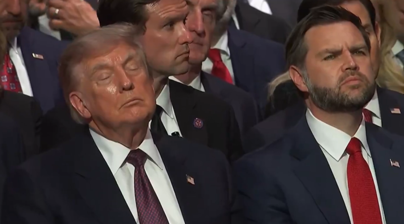 VIDEO: Trump lucha contra el sueño en el funeral de Lindsey Graham