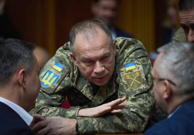 Zelenski cesa al comandante en jefe de su Ejército en pleno escándalo por la destitución del ministro de Defensa