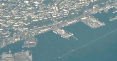Ataques rusos envuelven en llamas buque con carga militar e infraestructura portuaria de Ucrania