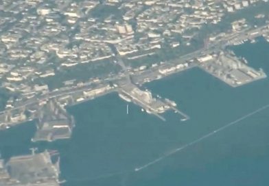 Ataques rusos envuelven en llamas buque con carga militar e infraestructura portuaria de Ucrania