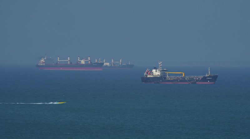 Bloomberg: Irán baraja una concesión para alcanzar un acuerdo en Ormuz