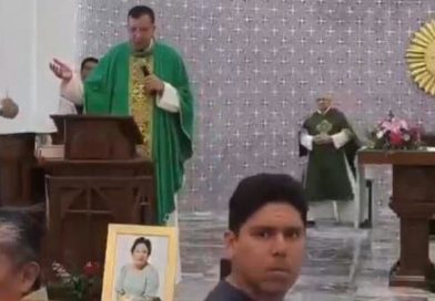 "Cierren la puerta": Balacera interrumpe una misa en México (VIDEO)