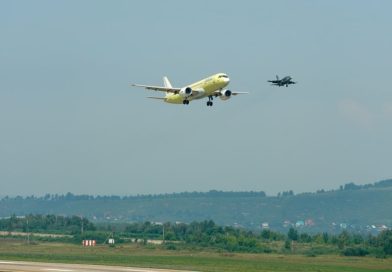 El primer avión de pasajeros 100 % ruso producido en serie realiza un exitoso vuelo inaugural (VIDEO, FOTOS)