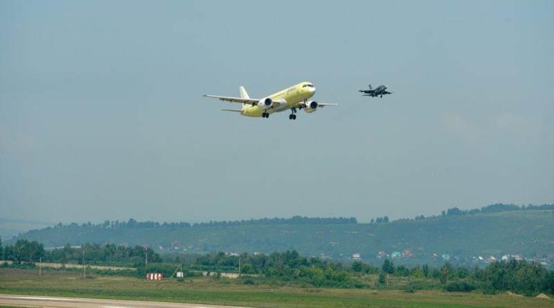 El primer avión de pasajeros 100 % ruso producido en serie realiza un exitoso vuelo inaugural (VIDEO, FOTOS)