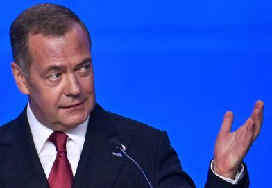Medvédev: Rusia tiene derecho a atacar a los buques que transporten mercancías en interés de Kiev