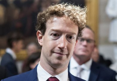 Superyate de Zuckerberg habría ignorado repetidamente señales de socorro de una lancha en problemas