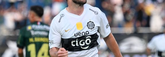 Tim Payne debuta con gol en la victoria de Olimpia