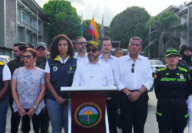 VIDEO: Un gesto desata el repudio contra De la Espriella luego del mortal terremoto en Colombia
