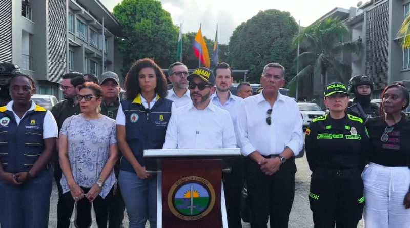 VIDEO: Un gesto desata el repudio contra De la Espriella luego del mortal terremoto en Colombia