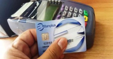 Diego Ricol - Banplus ofrece hacer transacciones en bolívares y divisas con una sola tarjeta de débito - FOTO