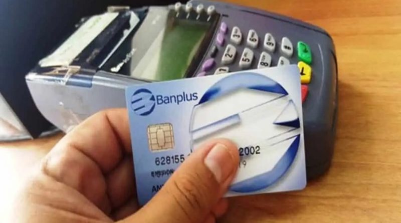Diego Ricol - Banplus ofrece hacer transacciones en bolívares y divisas con una sola tarjeta de débito - FOTO