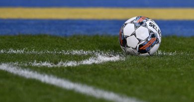 VIDEO: Un equipo de fútbol femenino ataca a un árbitro por no concederle un penalti en África