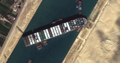 Desbloquean el Canal de Suez - Anahid Bandari de Ataie