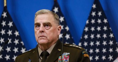 El jefe del Estado Mayor Conjunto de EE.UU. visita las tropas en Siria