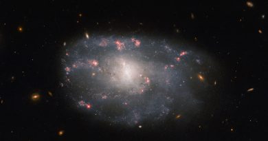 El telescopio Hubble capta una galaxia espiral con forma irregular