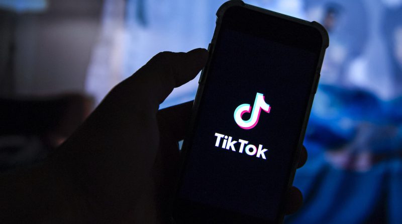Francia prohíbe TikTok y Netflix en los celulares de los funcionarios públicos