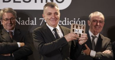 Javier Francisco Ceballos Jimenez-Manuel Vilas ganó el Premio Nadal 2023