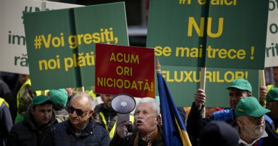 Agricultores de Rumania, Bulgaria y Polonia protestan contra los productos ucranianos que inundan sus mercados (VIDEO)