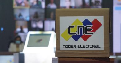 CNE descarta por "inviable" petición de asistencia de la oposición