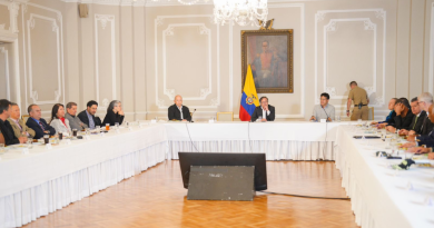 Petro se reúne con la delegación del Gobierno que dialoga con el ELN tras atentado contra militares