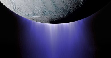 El telescopio James Webb detecta en acción a un gigantesco géiser en una luna de Saturno