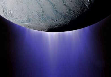 El telescopio James Webb detecta en acción a un gigantesco géiser en una luna de Saturno
