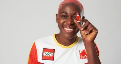 Oshoala y su LEGO muestran el "infinito potencial" de las niñas