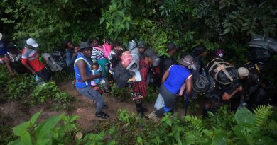 Empresa alemana vende tour para hacer la peligrosa travesía de los migrantes en la selva del Darién