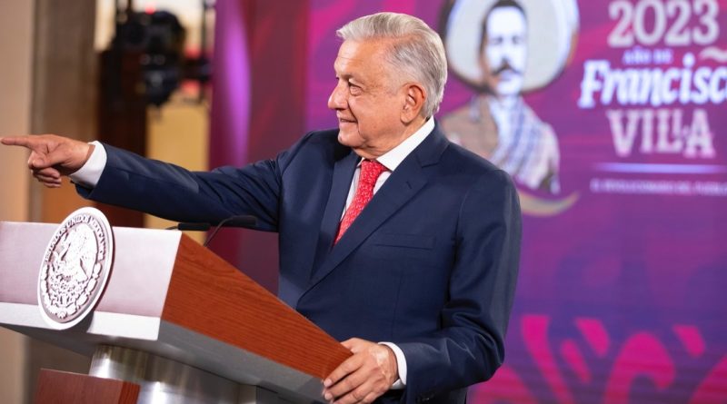 "No inclinaré la balanza": López Obrador tras cenar con los aspirantes presidenciales de su partido