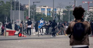 Sindicados de la Policía francesa exigen medidas más duras contra las "hordas salvajes" en los disturbios