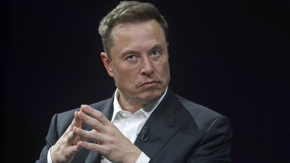 El asesor de Zelenski afirma que Elon Musk está "cometiendo y fomentando el mal"