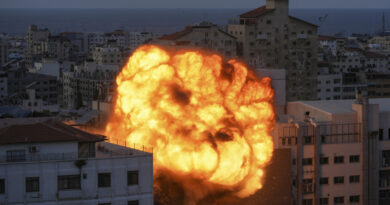 Ejército de Israel ataca 800 objetivos en la Franja de Gaza