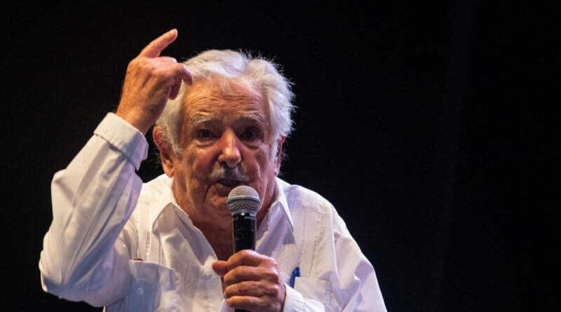 "Los pueblos también se equivocan": 'Pepe' Mujica expresa "preocupación" por el futuro de Argentina