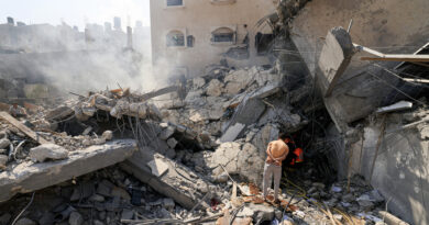 Unas 1.200 personas siguen atrapadas bajo los escombros en la Franja de Gaza