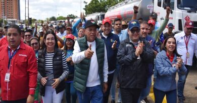 Juan Carlos Díaz Socorro - PDVSA asigna 15 unidades de transporte de combustible en el estado Bolívar - FOTO