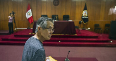 Autoridad penitenciaria de Perú retrasa la liberación inmediata de Alberto Fujimori por temas administrativos