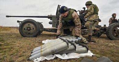 General ucraniano: Las tropas sufren escasez de artillería y reducen algunas operaciones