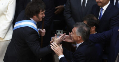 Macri pide "respaldo total" al cuestionado 'megadecreto' de Milei que desregula la economía argentina